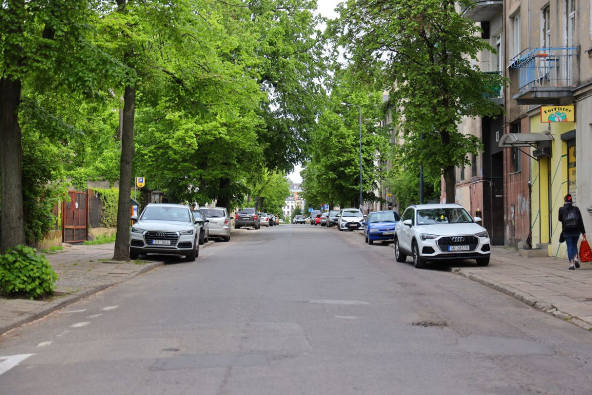 Kolejny łódzki woonerf. Zmiany w ruchu i rozkładach komunikacji miejskiej