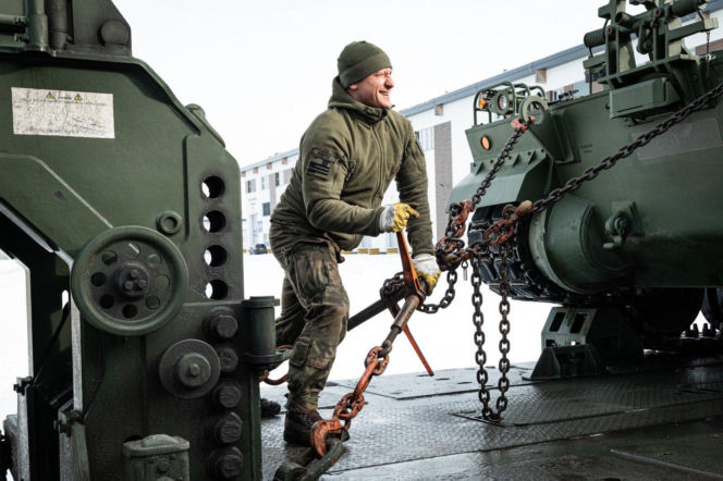 Siła ognia 1. Warszawskiej Brygady Pancernej. Przygotowanie do pierwszego strzelanie z armatohaubic K9