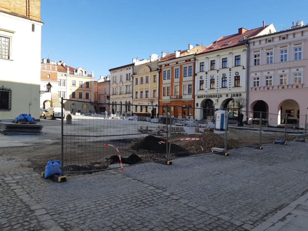 Pracom drogowców sprzyja pogoda
