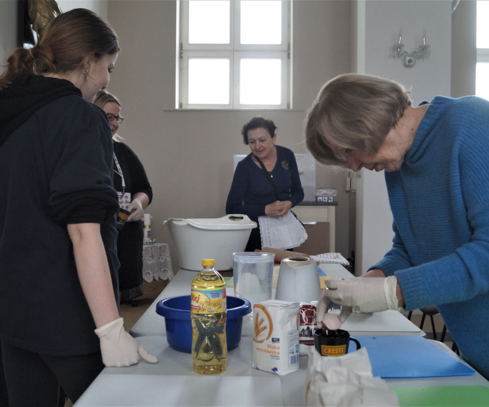 Lepią pierogi dla potrzebujących! Wyjątkowa akcja w bydgoskiej Bazylice