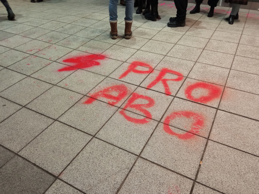 Strajk Kobiet w Warszawie. Takie transparenty mieli ze sobą protestujący (29.01.2021)