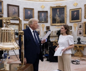 Trump obsypuje młode asystentki pieniędzmi! Na Święta