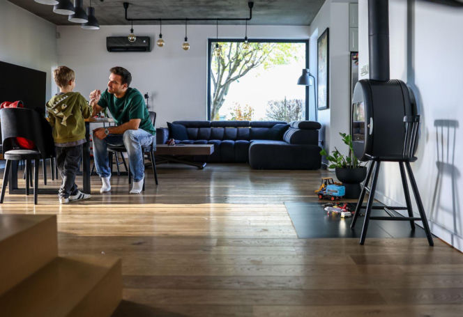 "Szpital św. Anny", odcinek 95: Maciek ma problemy wychowawcze z synem Olkiem. Chłopiec staje się agresywny w szkole i zakłóca lekcje