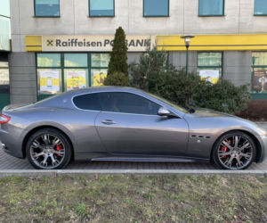 MiłyPan jeździ sportowym Maserati GranTurismo