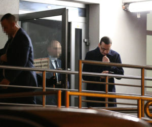 Premier Morawiecki czuwa przy ojcu Kornelu