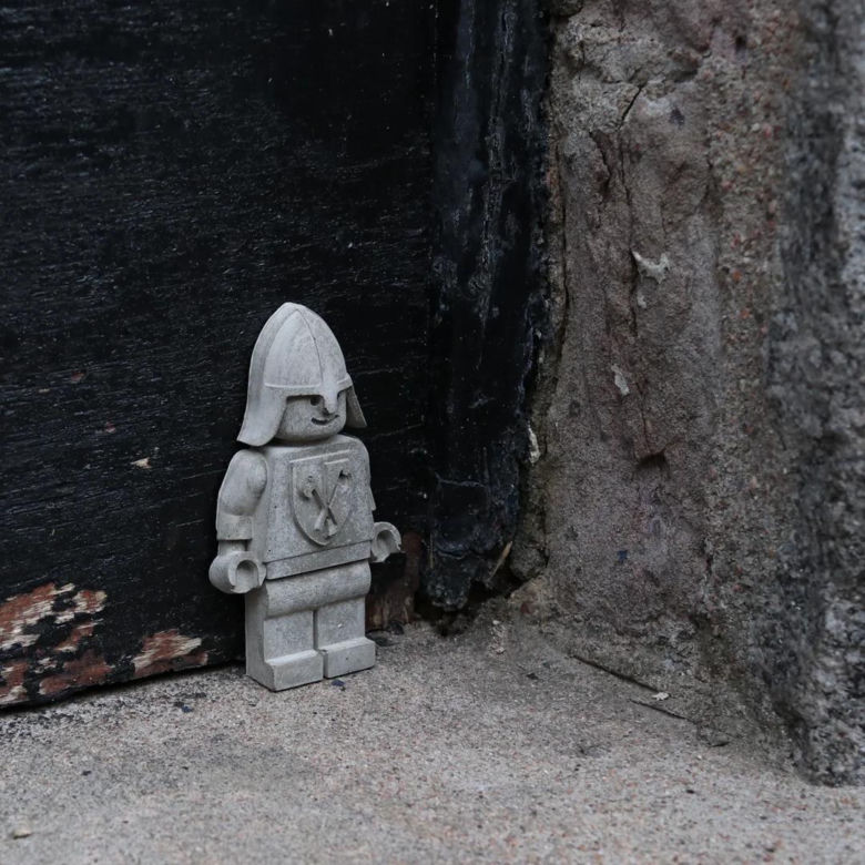 Minifigurki LEGO z betonu
