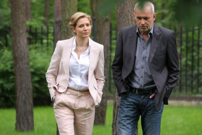 NA KRAWĘDZI odc. 7. Marta Sajno (Urszula Grabowska), sędzia Edward Zawada (Krzysztof Stelmaszyk)