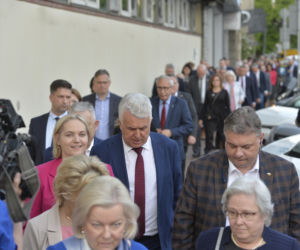 Ujawniamy kulisy posiedzenia klubu PiS w siedzibie partii