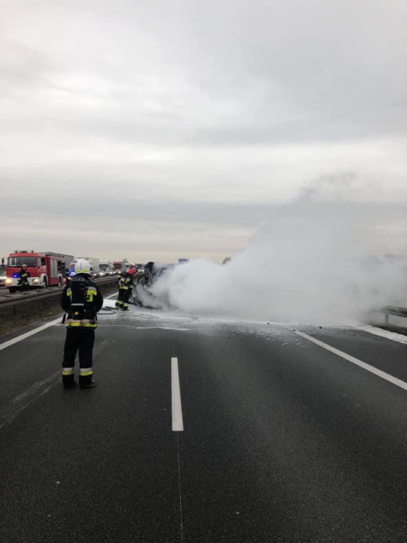 Pożar samochodu na A2 koło Poznania