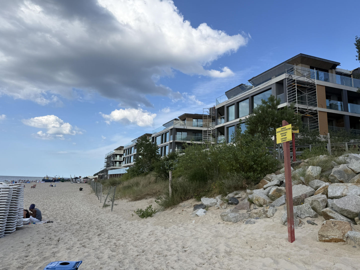 Apartamentowiec na plaży w Międzyzdrojach