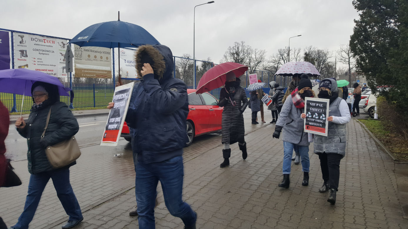 Akcja "Stop Smog" na bydgoskim Miedzyniu [ZDJĘCIA]