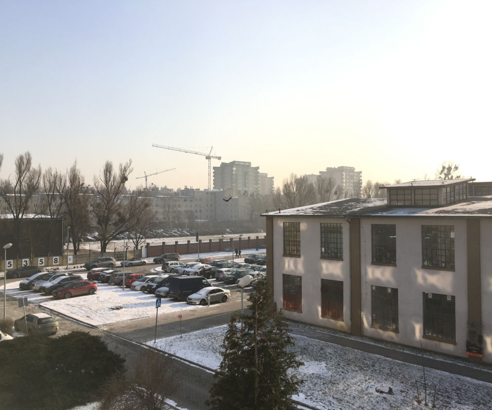 Smog jest widoczny we Wrocławiu gołym okiem