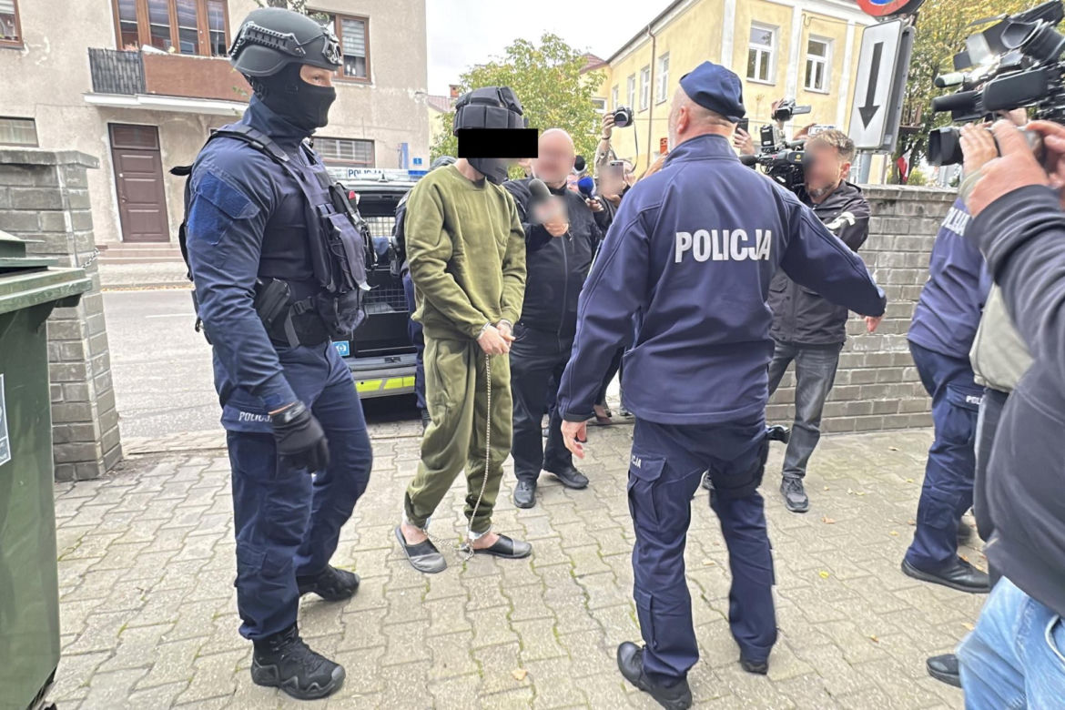 19-latek dokonał ataku w szkole w Ostrołęce. Usłyszał zarzuty