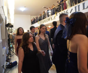 Studniówka pełna blasku i emocji! Tak bawili się maturzyści II LO w Bydgoszczy [ZDJĘCIA]