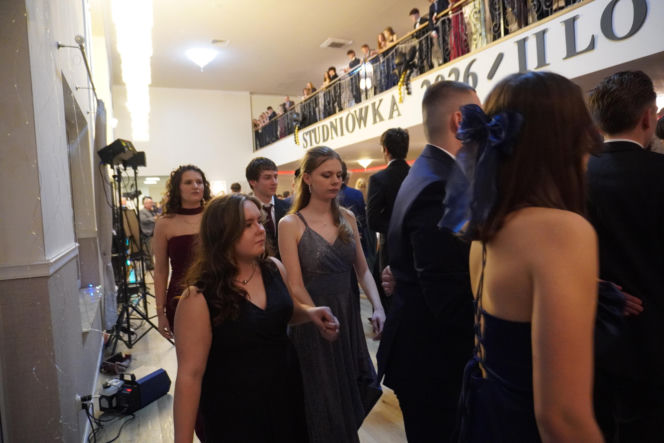 Studniówka pełna blasku i emocji! Tak bawili się maturzyści II LO w Bydgoszczy [ZDJĘCIA]