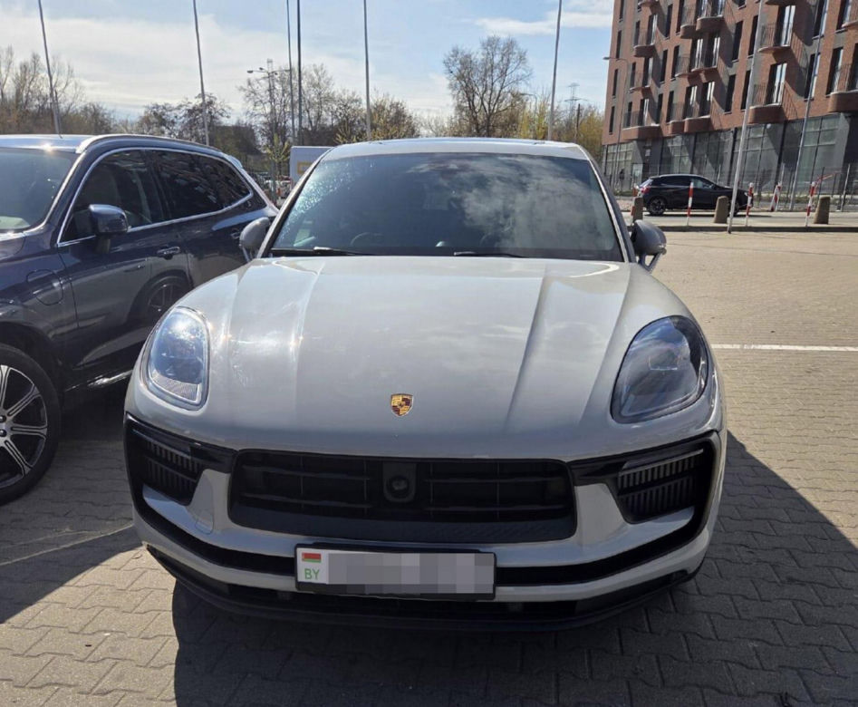 Samochody za grube miliony i nielegalna promocja hazardu. Wielkie wydarzenie pod nosem skarbówki