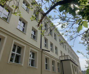 Szkoła Podstawowa nr 20 z nową elewacją