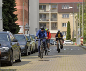 Ostatnie chwile przed wyborami: Trzaskowski na rowerze
