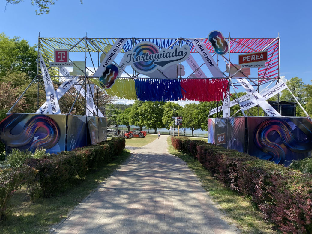 Kortowo zamienia się w festiwalowe miasteczko. Scena główna już prawie gotowa. Zobacz zdjęcia
