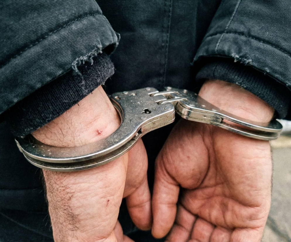 Akcja CBŚP i FBI w Świętokrzyskiem. Zatrzymano mężczyznę w związku z międzynarodową aferą korupcyjną