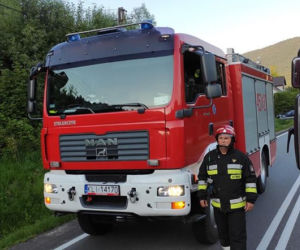 Wypadek w Dobrej. Zderzenie samochodu z konnym zaprzęgiem. Zwierzę nie żyje
