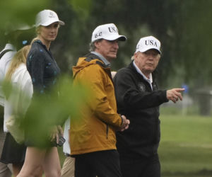 Plotkują o romansie Trumpa z młodą blondynką! Asystentka na celowniku
