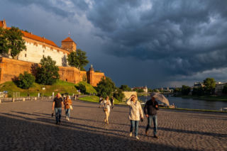Ostrzeżenia przed upałami dla południa Polski. Gdzie uderzą niebezpieczne burze z gradem