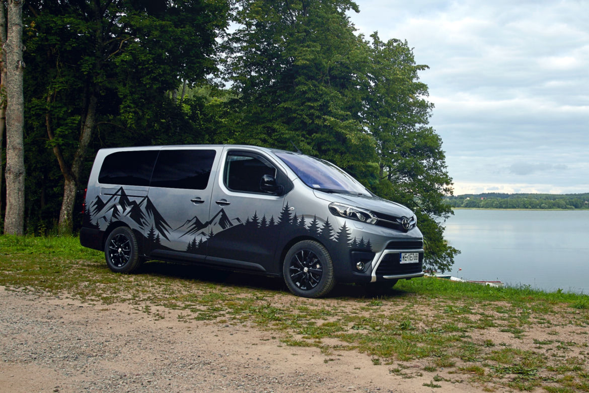 Toyota Proace Verso Kamper Tour Box zbudowana przy współpracy z firmą Escape Vans