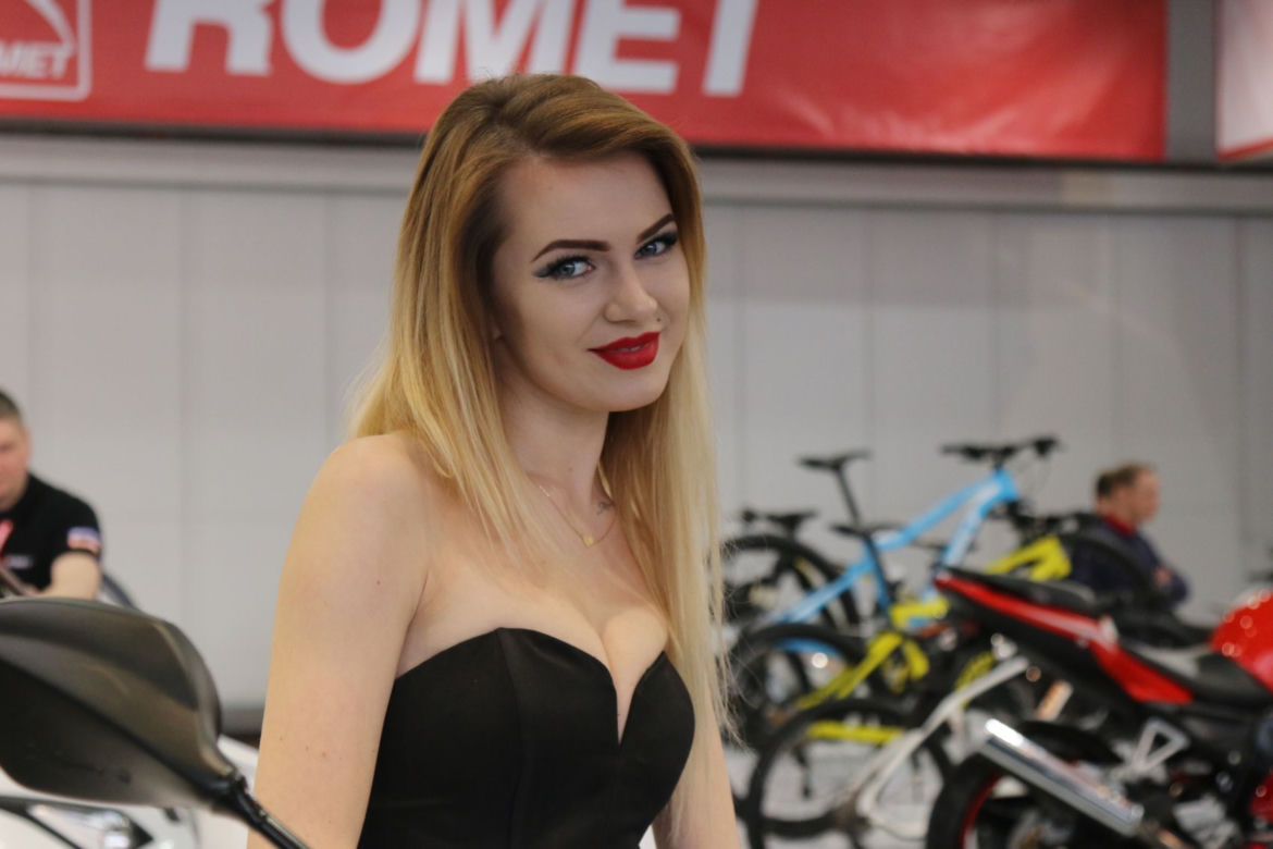 Dziewczyny z Motor Show Poznań 2016