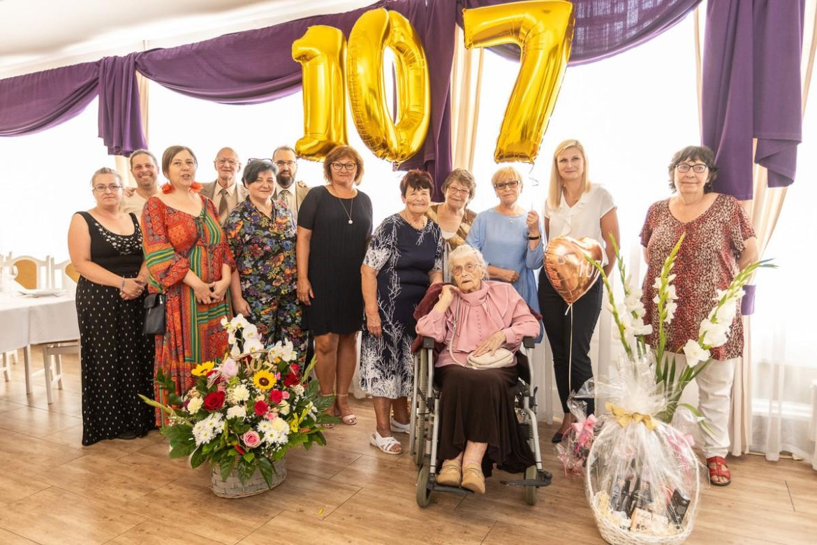Pani Aurelia świętuje 107. urodziny i czerpie z życia garściami! Historia jej życia, to gotowy scenariusz na film