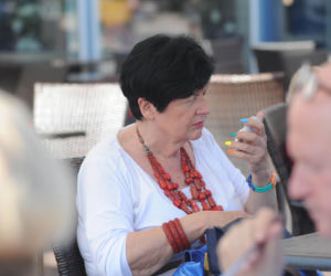 Nawet na plaży pamiętała o makijażu