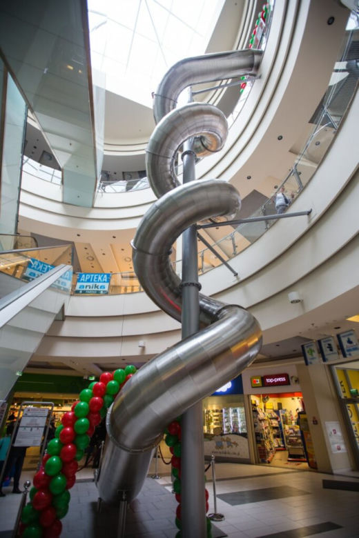 Suwałki Plaza. W centrum handlowym powstała największa w Polsce zjeżdżalnia. Ma 12 metrów!