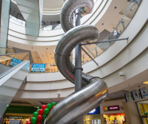 Suwałki Plaza. W centrum handlowym powstała największa w Polsce zjeżdżalnia. Ma 12 metrów!
