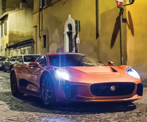 Jaguar C-X75 z filmu Spectre