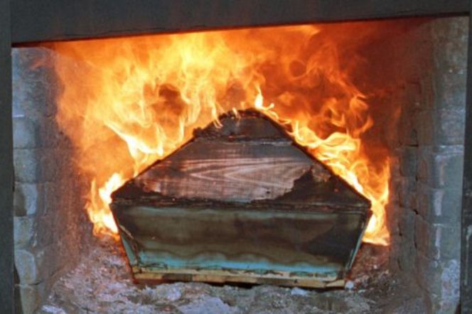 krematorium, spopielarnia, trumna, palenie trumny