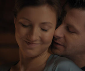 M jak miłość, odcinek 1930: Natalka (Dominika Suchecka), Adam Karski (Patryk Szwichtenberg)