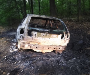 Spowodował wypadek i uciekł z miejsca wypadku. Spalił samochód, by zatrzeć ślady