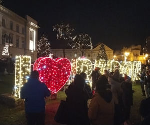 Rozbłysła świąteczna iluminacja Radomia
