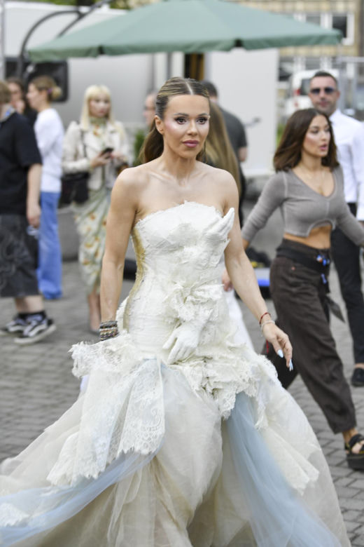 Doda niczym Panna Młoda z horroru w Opolu