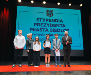 Najzdolniejsi uczniowie odebrali stypendia Prezydenta Miasta Siedlce