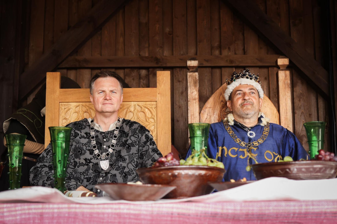 Inscenizacja bitwy pod Grunwaldem za nami. Pogoda nie zniechęciła uczestników. Tłumy na polu bitwy