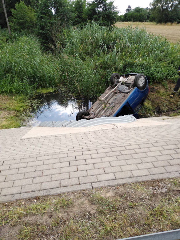 Pijana kobieta wpadła do kanału