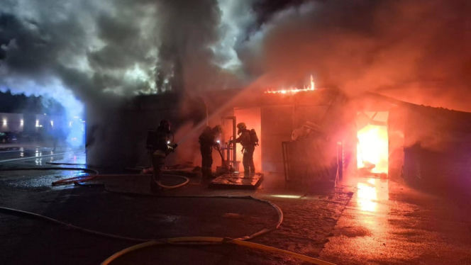 Kilkanaście godzin walki z wielkim pożarem w Rawiczu. Milionowe straty