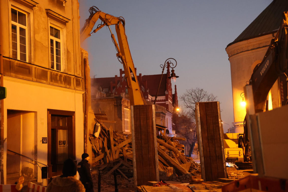Trwa wyburzanie kamienicy przy ul. Bernardyńskiej w Lublinie