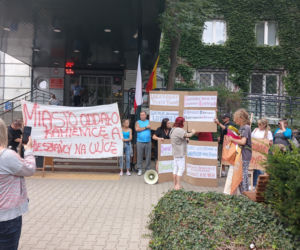Protest mieszkańców kamienicy przy ul. Środkowej 11