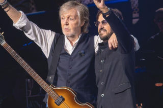 Kosmiczny traf podczas wycieczki śladami The Beatles. Paul McCartney... pomachał turystom z auta!