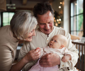 Koniec 13. emerytury i 800 plus?! Chcą zlikwidować popularne programy