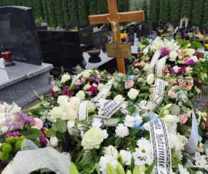 Tragedia 12-letniej Eli poruszyła całą Polskę! Odnalezioną dziewczynkę pożegnali najbliżsi 