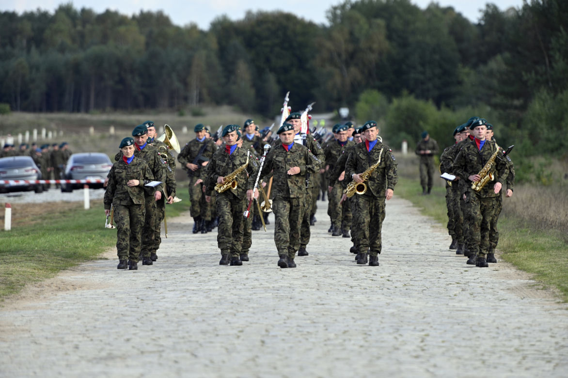 UROCZYSTOSC PRZEKAZANIA DOWÓDZTWA W 12 SZCZECINSKIEJ DYWIZJI ZMECHANIZOWANEJ