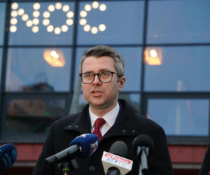 Konferencja prasowej PiS pod Halą Mirowską w Warszawie